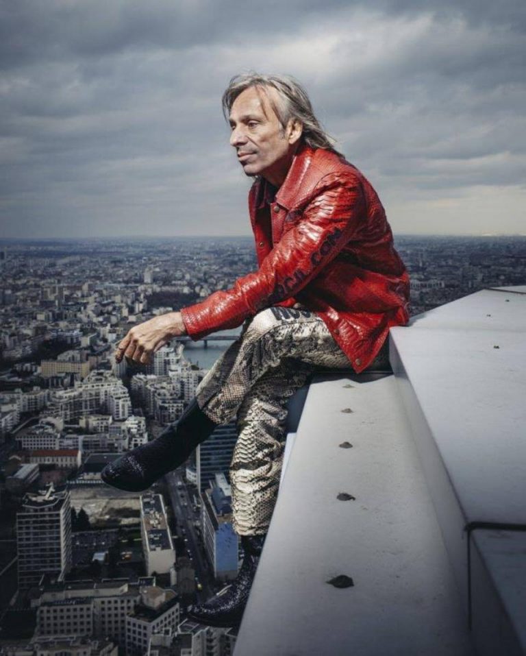 ALAIN ROBERT French free climber