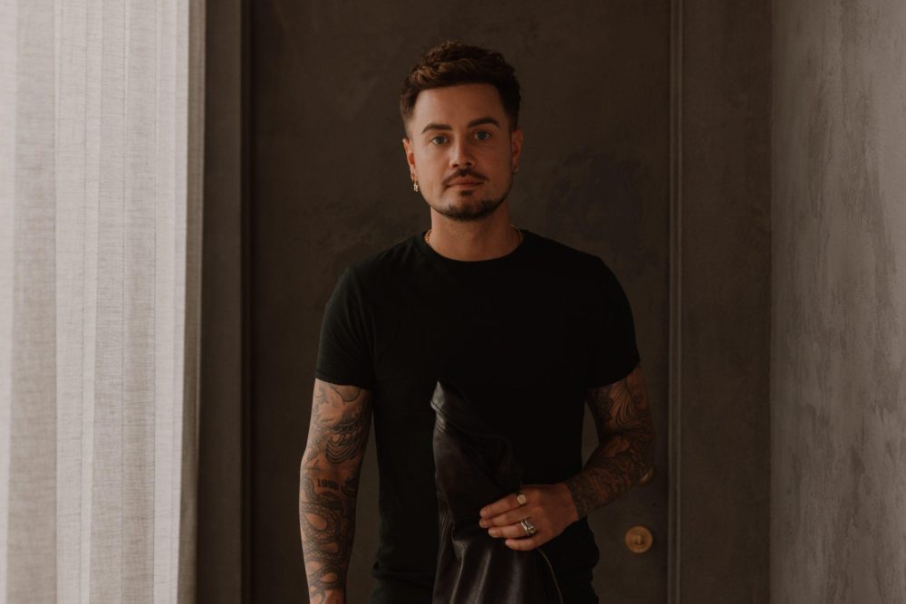 Mitch Wallis - Book through Celebrity Speakers